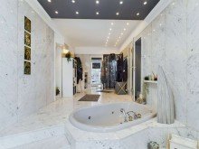 Badezimmer Modernes Reihenendhaus in St. Ingbert - S�d mit K�che, Sauna, Wintergarten, Garage und Dachterrasse