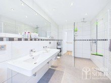 Badezimmer Gepflegter Bungalow mit Grundofen, sonniger Terrasse, Garten und Garage in Dudweiler-S�d