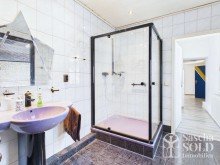 OG - Badezimmer Zwei Wohnungen in zentraler Lage von St. Ingbert - ideal f�r Eigennutzer und Anleger
