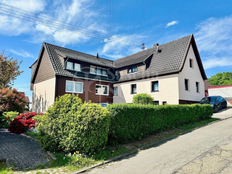 Stra�enseite Friedrichsthal Mehrfamilienhaus Gepflegte Liegenschaft mit 3 Wohneinheiten in ruhiger Lage von Bildstock-Friedrichsthal