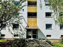 Stra�enseite Helle Wohnung in beliebter Lage von Dudweiler-S�d mit 95 m� und zwei Balkonen