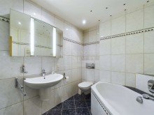 Bad Helle Wohnung in beliebter Lage von Dudweiler-S�d mit 95 m� und zwei Balkonen
