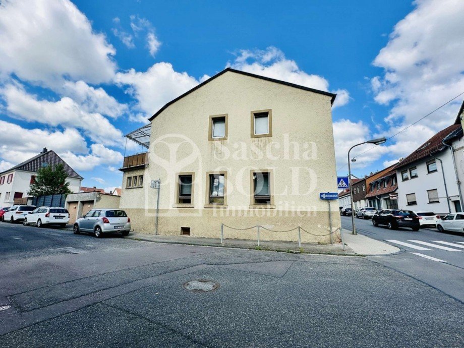 Giebelseite/Garagen Reiheneckhaus Sankt Ingbert