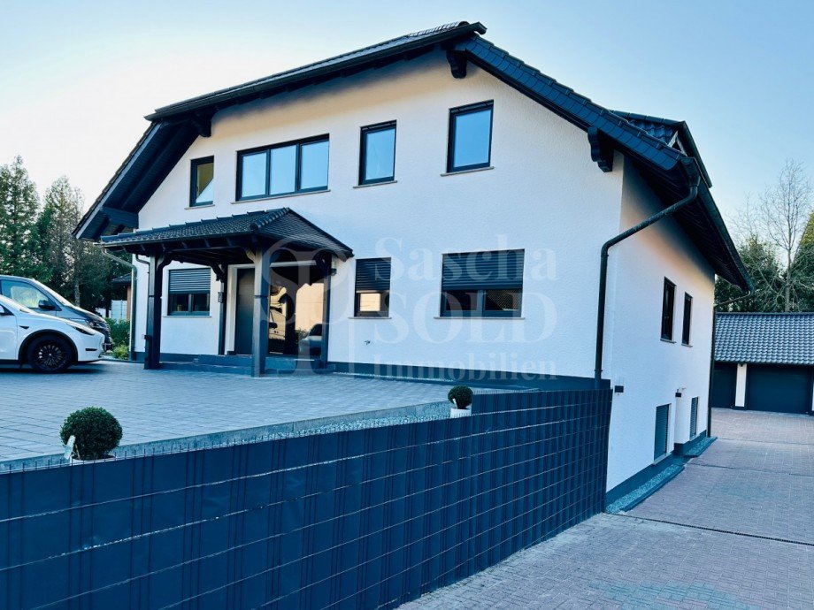 Einfahrt Villa Kirkel