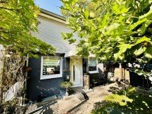 Vorderseite Modernes Reihenendhaus in St. Ingbert - S�d mit K�che, Sauna, Wintergarten, Garage und Dachterrasse