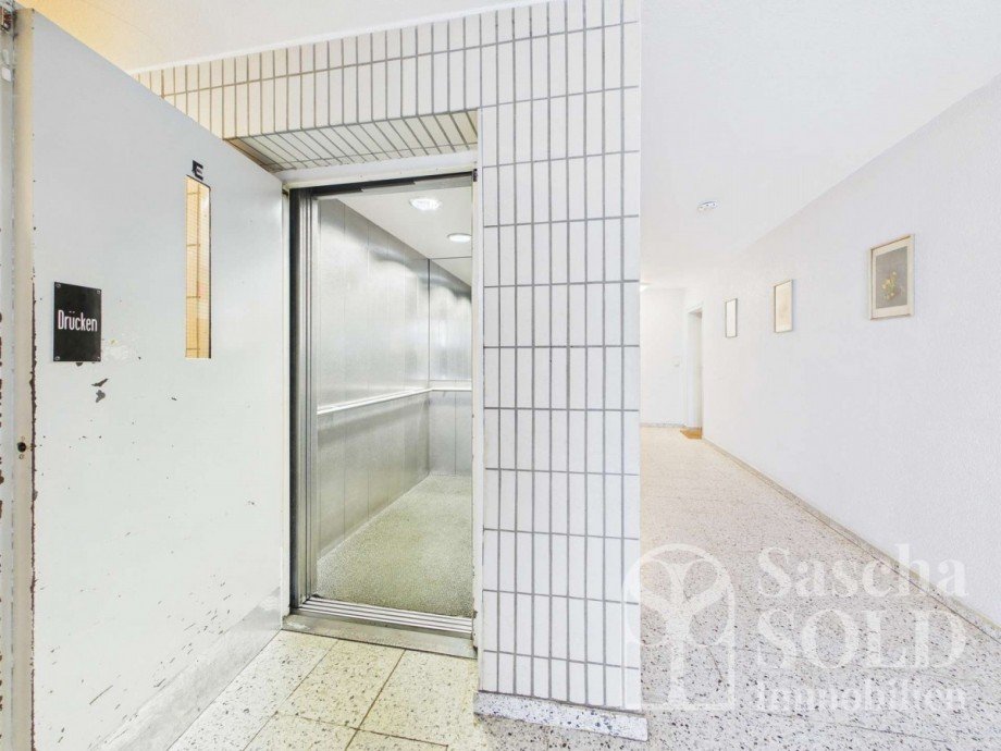 Aufzug zu allen Etagen Etagenwohnung Saarbr�cken