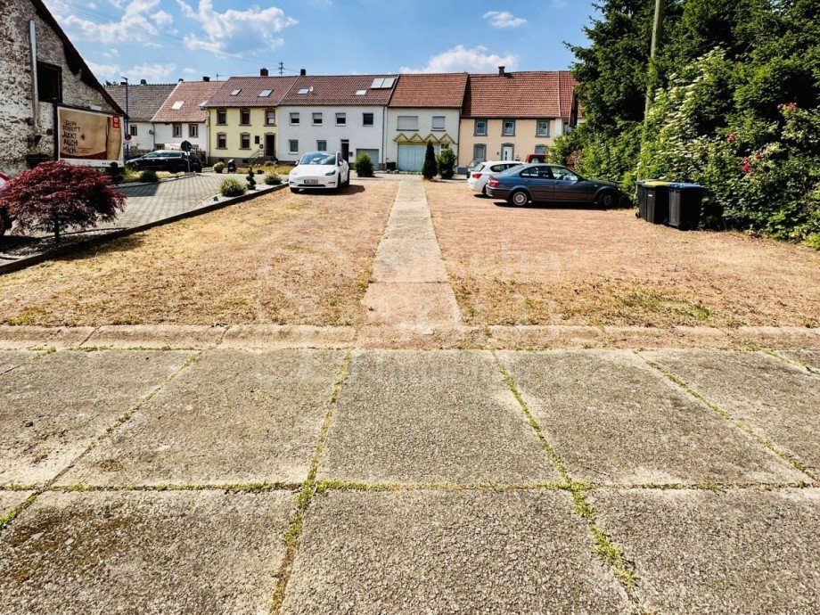 Stellpl�tze Zweifamilienhaus Blieskastel