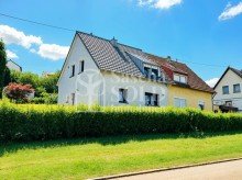 Stra�enseite Gepflegtes Einfamilienhaus mit Terrasse, Garten, Garage in Heusweiler - Holz