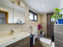 EG - Badezimmer Gepflegtes Einfamilienhaus mit Terrasse, Garten, Garage in Heusweiler - Holz