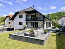 Au�enansicht Luxuswohnung in Kirkel-Neuh�usel - Garten, Terrasse, 2 B�der, 2 Nutzr�ume