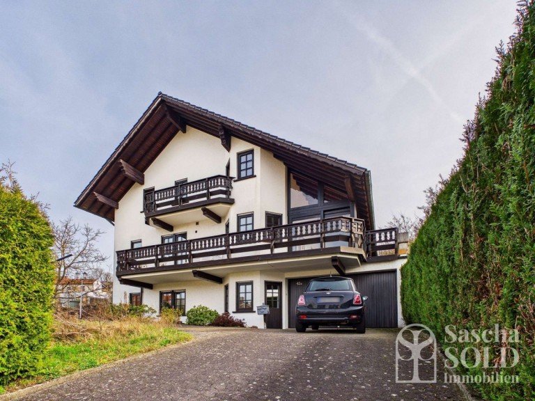 Geb�udeansicht Sankt Ingbert Einfamilienhaus Gro�es Anwesen mit Einliegerwohnung auf weitl�ufigem Grundst�ck mit Panoramablick