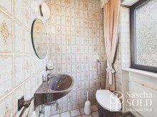 EG - G�ste-WC Gro�es Einfamilienhaus in begehrter Lage von Oberw�rzbach, St. Ingbert mit Terrasse und S�dbalkon