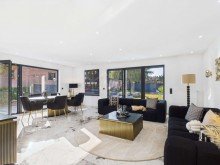 WE im EG - Wohnzimmer Luxuswohnung in Kirkel-Neuh�usel - Garten, Terrasse, 2 B�der, 2 Nutzr�ume