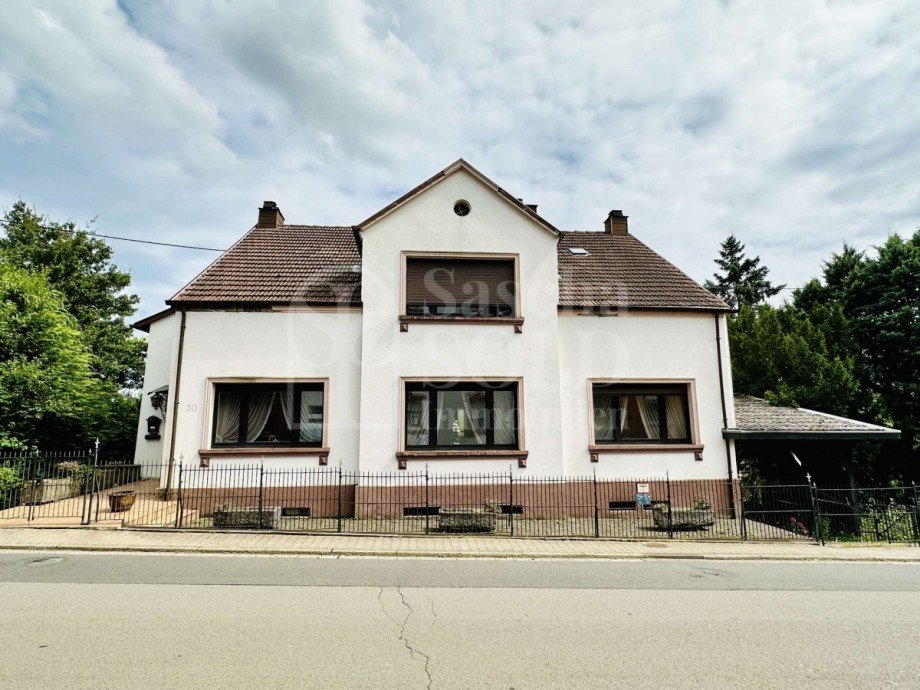 Stra�enseite Zweifamilienhaus Schiffweiler