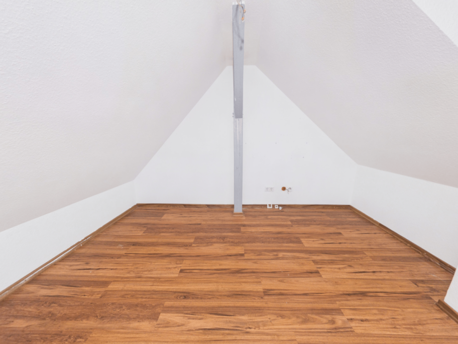 Zimmer im Dachspitz Etagenwohnung Sankt Ingbert