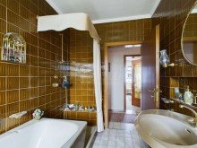 EG - Badezimmer Handwerker aufgepasst - Zweifamilienhaus mit Sanierungsbedarf