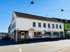 Hauptbild Wohn- und Geschäftshaus in Ecklage mit 497 m² Fläche - Zentrum Saarwellingen - sanierungsbedürftig