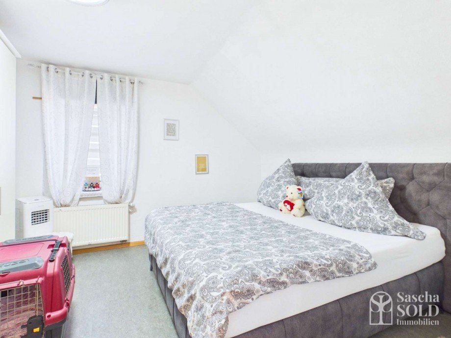 WE im DG - Schlafzimmer Zweifamilienhaus Illingen