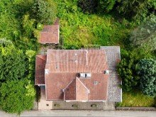 Vogelperspektive Handwerker aufgepasst - Zweifamilienhaus mit Sanierungsbedarf
