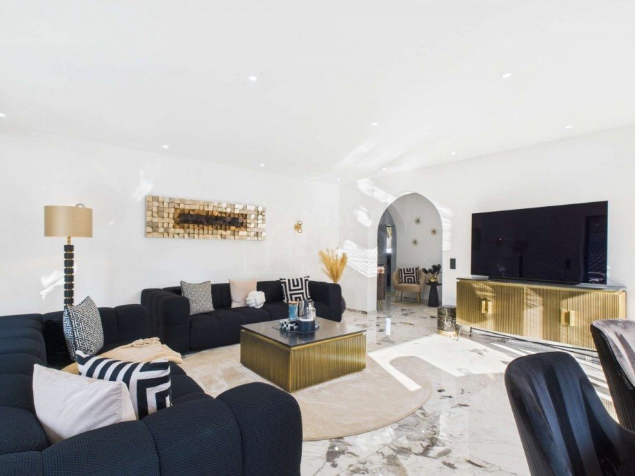 WE im EG - Wohnzimmer Villa Kirkel