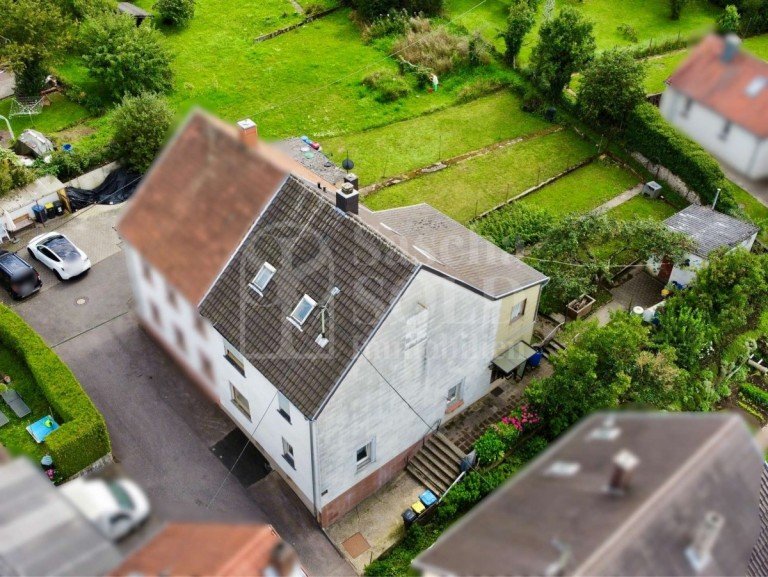Drohnenaufnahme Gersheim Zweifamilienhaus Ein- bis Zweifamilienhaus mit Garage, Stellpl�tzen, Garten und Loggia