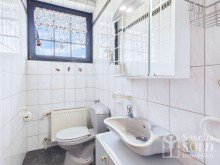 G�ste-WC Gro�z�giges Anwesen in Sackgassenlage - Pool, Sauna, Wintergarten, Balkon & Doppelgarage