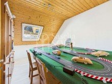 DG - Kinderzimmer Gepflegtes Einfamilienhaus mit 4 Zimmern, 2 B�dern, Terrasse, Carport - N�he Stadtpark St. Ingbert