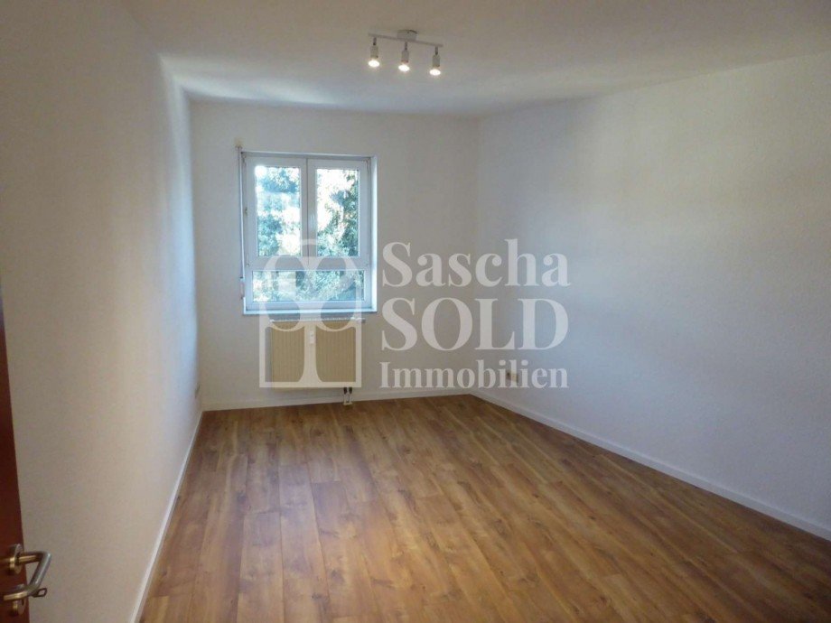W27 - Schlafzimmer Mehrfamilienhaus Saarbr�cken