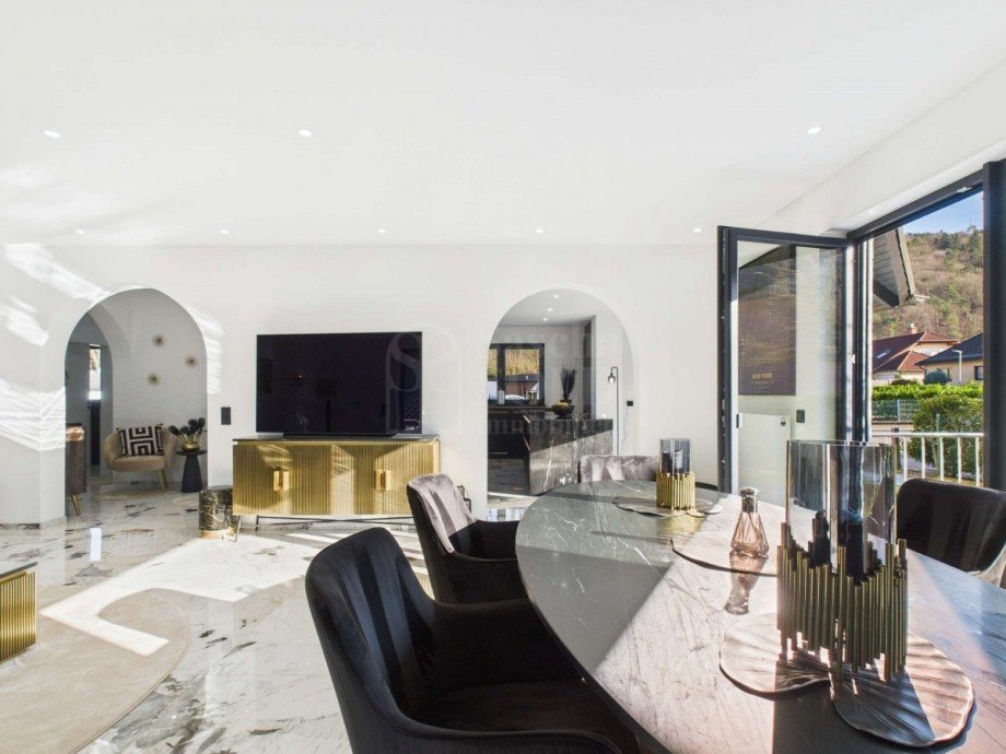 WE im EG - Wohnzimmer Villa Kirkel