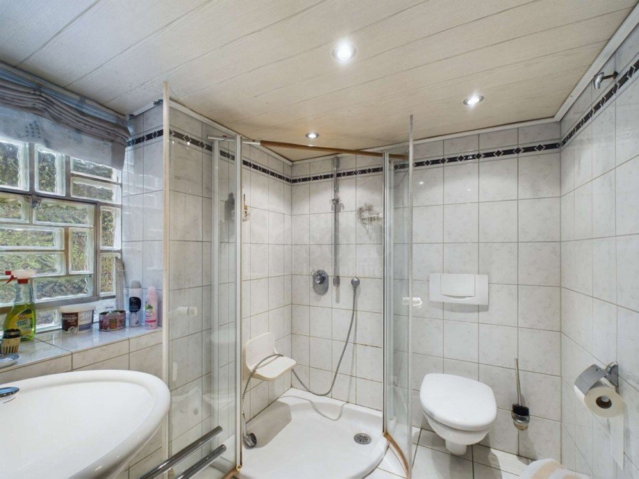 UG - Badezimmer Zweifamilienhaus Schiffweiler
