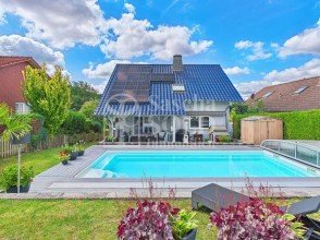 Hauptbild Freistehendes Einfamilienhaus mit Pool, Sauna und PV-Anlage - Viel Platz & Komfort in ruhiger Lage