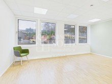 1. OG - B�roraum Repr�sentative & moderne Gewerber�ume auf 1.189 m� mit Glasfaser, Meetingr�umen & Stellpl�tzen