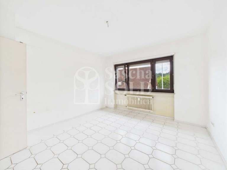 Schlafzimmer 1 Sankt Ingbert Wohnung Helle 4-ZKB-Wohnung in St. Ingbert mit Balkon mit Garage & gro�em Kellerraum