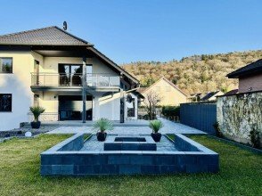 Hauptbild Luxuri�se Liegenschaft mit 3 Wohneinheiten in Kirkel - mit Stellpl�tzen, Doppelgarage & Garten