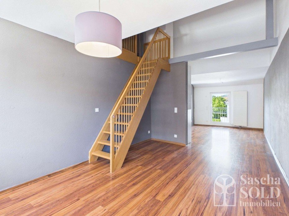 Wohnbereich mit Zugang zum Dachspitz Etagenwohnung Sankt Ingbert