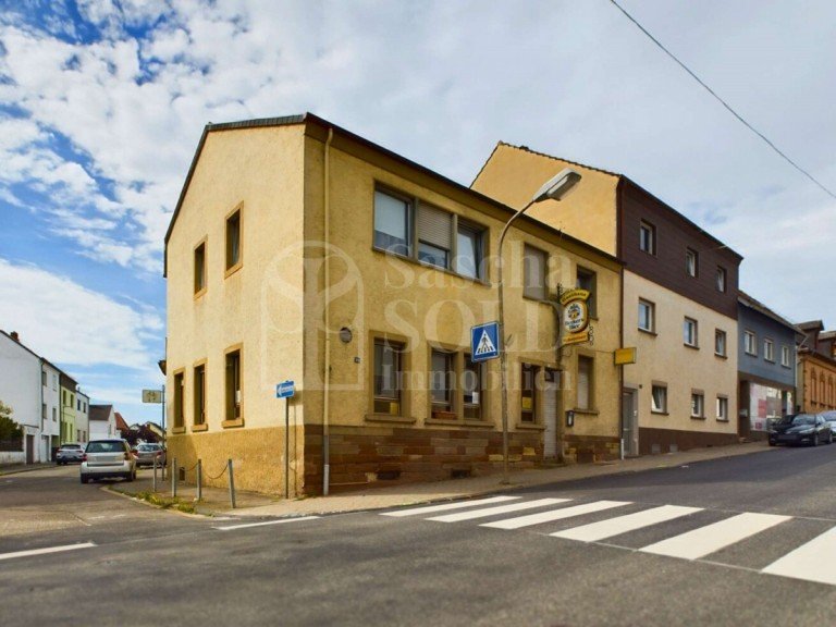 Hauptbild: Wohn- und Gesch�ftshaus in St. Ingbert - f�r Investoren - mit Wohnung, Gewerbe, Garten und Garagen