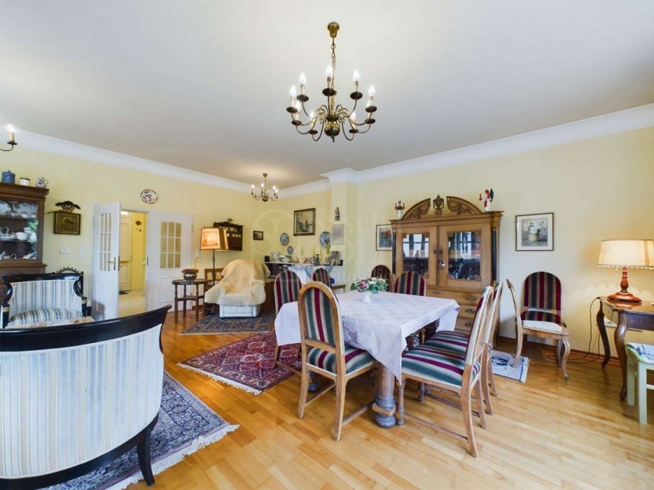 Wohn- und Esszimmer Reihenendhaus Saarbr�cken