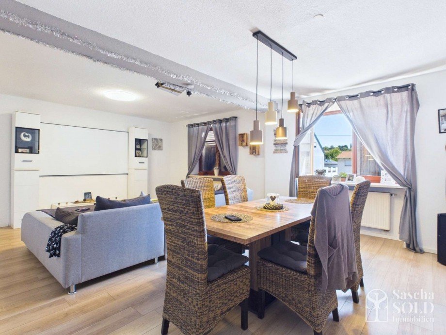 WE im EG - Wohn- und Esszimmer Zweifamilienhaus Illingen