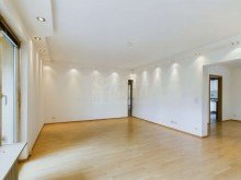 Wohnzimmer Helle Wohnung in beliebter Lage von Dudweiler-S�d mit 95 m� und zwei Balkonen