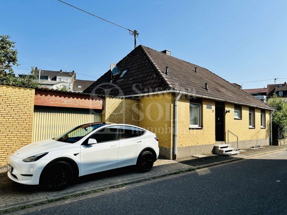 Stra�enseite Einfamilienhaus Schiffweiler