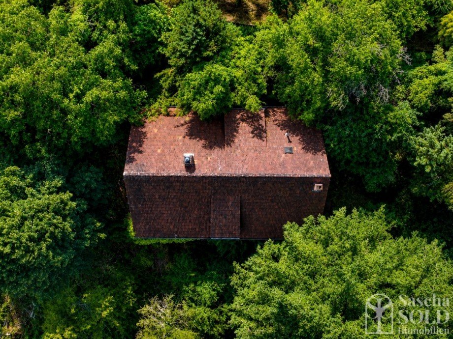 Drohnenaufnahme (mit KI bearbeitet) Einfamilienhaus Blieskastel