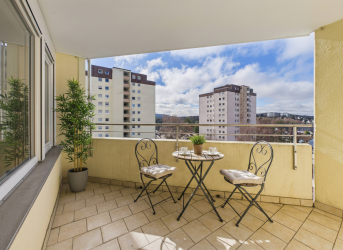 Hauptbild Helle 4ZKB Wohnung mit Weitblick - S�dwest-Loggia und Garage - in Dudweiler