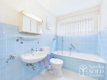 Badezimmer Helle 3-ZKB-Wohnung mit gutem Grundriss, Balkon & Garage in beliebter Lage von St. Ingbert-S�d