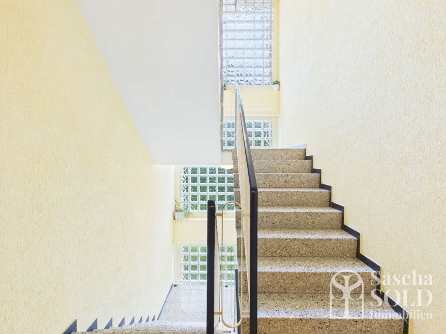 Helles Treppenhaus Etagenwohnung Sankt Ingbert
