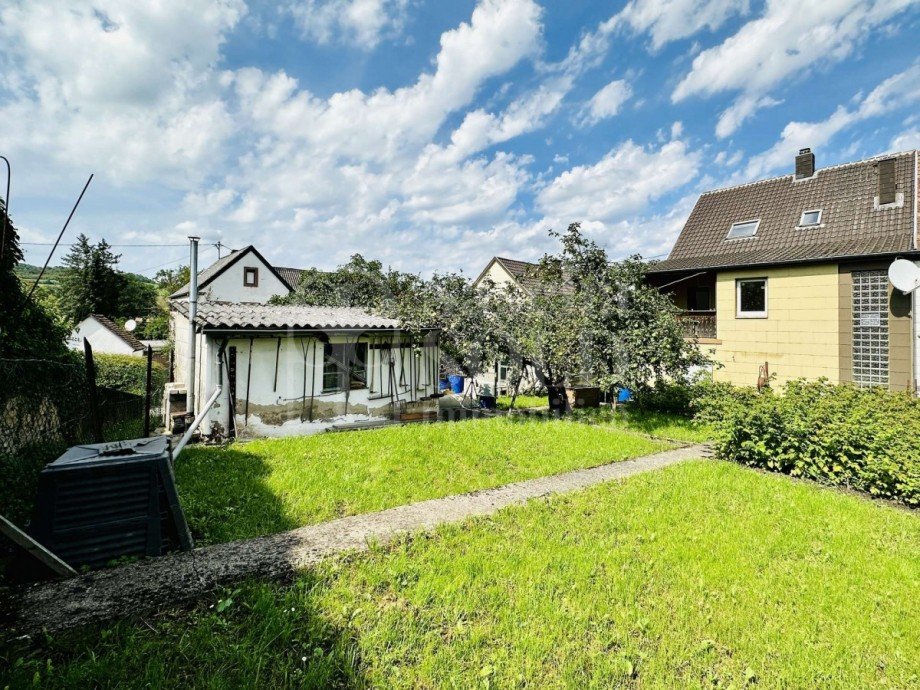 Garten Zweifamilienhaus Gersheim