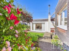 Au�enanlagen Gepflegter Bungalow mit Grundofen, sonniger Terrasse, Garten und Garage in Dudweiler-S�d