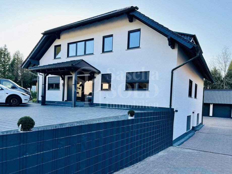 Einfahrt Dachgeschosswohnung Kirkel