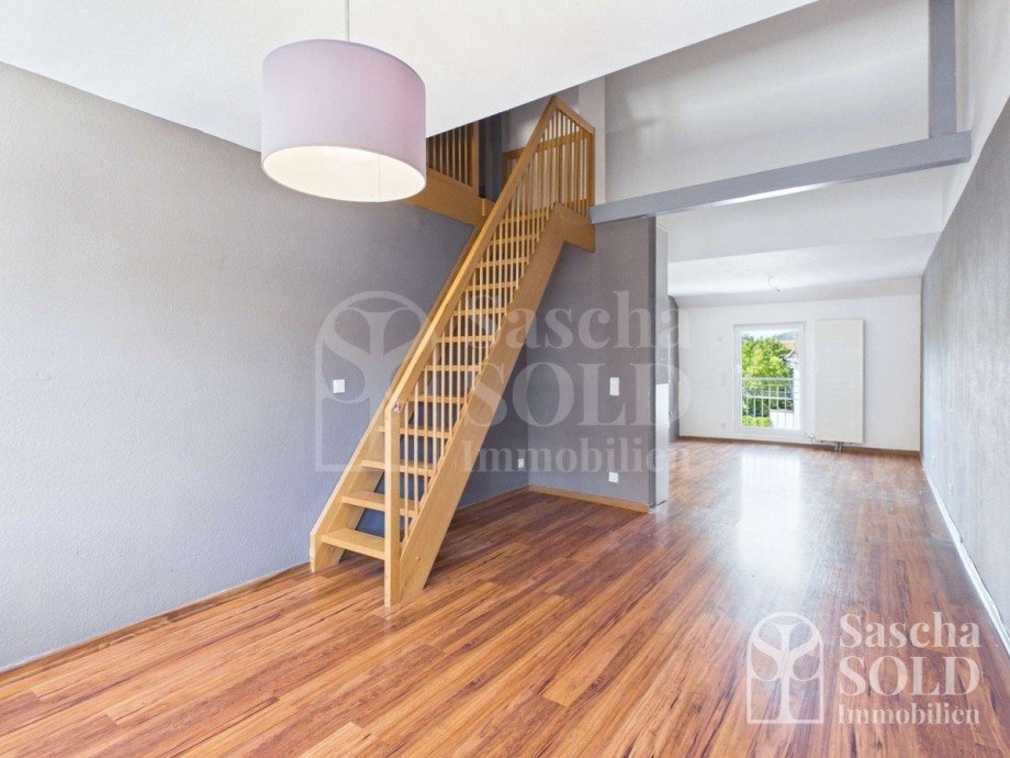 Wohnbereich mit Zugang zum Dachspitz Etagenwohnung Sankt Ingbert