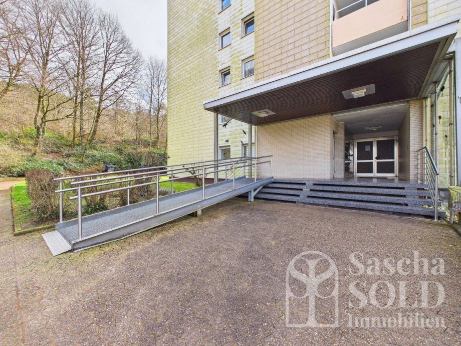 Hauseingang Etagenwohnung Saarbr�cken