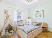 Einrichtungsbeispiel Gepflegter Bungalow mit Grundofen, sonniger Terrasse, Garten und Garage in Dudweiler-S�d